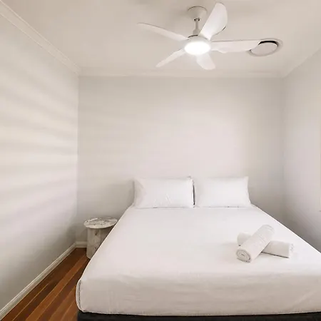 Holiday home Charming Queenslander 3 Bed 1 Bath In West End *