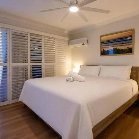 Bayside 4br Family Retreat | Walk To Manly Harbour