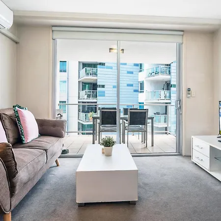 Prime Location River Glimpse 2br Walk To Cbd With Parking * Brisbane