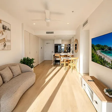 Apartment Golden Hour Haven River Views & Car Park *