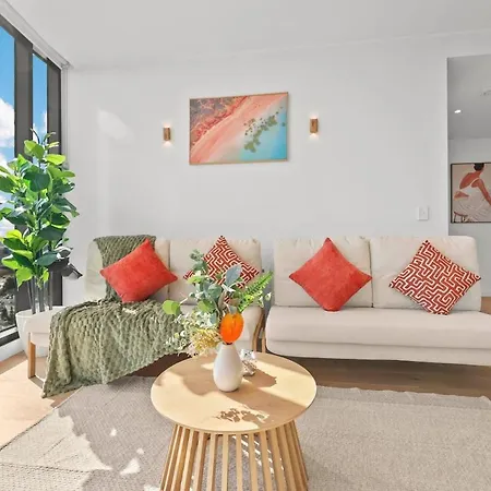 Apartment Lvl 22 - Sleep 8 - Pool Cinema & Parking Brisbane