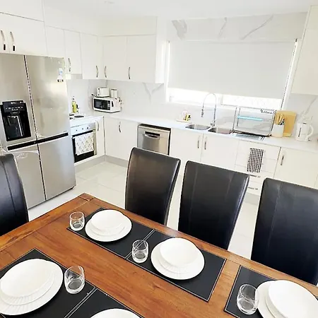 Apartment Sunny 3br Family House With Pool Sunnybank *