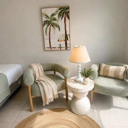 Apartment The Ivory Palm Boutique Escape