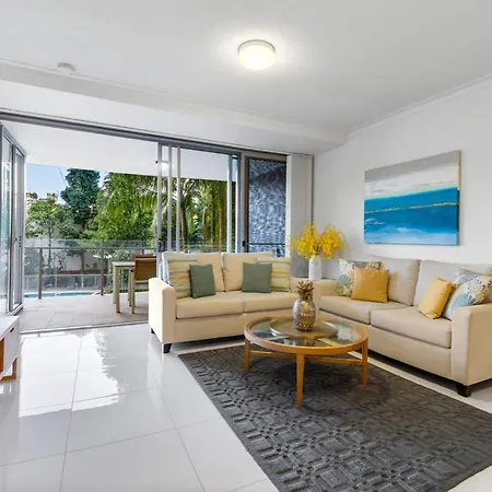 Spacious And Stylish 3br In West End Apartment *