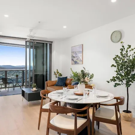 Luxe Qw Prestige Skyline Collection By Private Host Brisbane