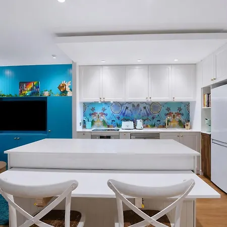 The Fishbowl - 1bed-1bath-1car-pool *