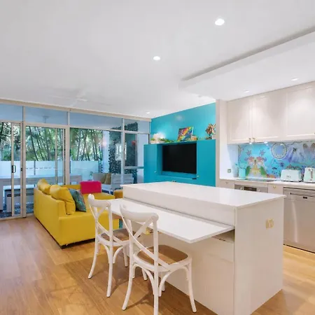The Fishbowl - 1bed-1bath-1car-pool
