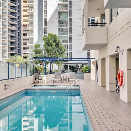 Apartment Bright Modern Cbd Parking Pool & Gym *