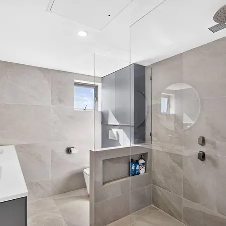 Wake To The River 3 Bedroom Riverside With Pool Gym And Parking * Brisbane