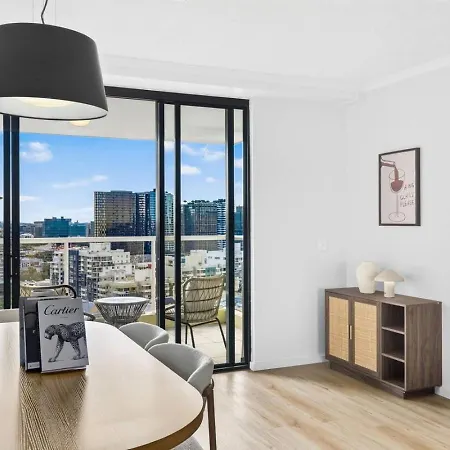 Apartment Wake To The River 3 Bedroom Riverside With Pool Gym And Parking Brisbane