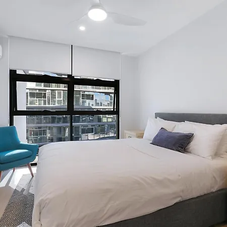 Riverstone Perch - Urban Comfort Near River Apartment *