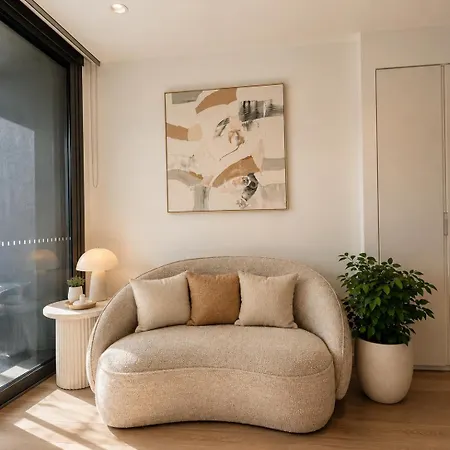 Apartment Golden Hour Haven River Views & Car Park *