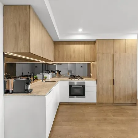 2br Sky - Pool - Gym - Sleeps 6 - Baby Apartment *