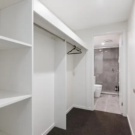 Spacious Nest Convenient Everywhere Free Parking Apartment