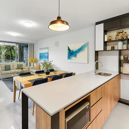 Spacious And Stylish 3br In West End Apartment *
