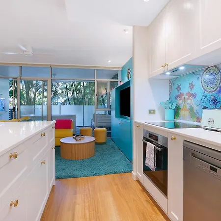 The Fishbowl - 1bed-1bath-1car-pool