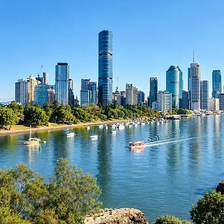 Riverstone Perch - Urban Comfort Near River Brisbane
