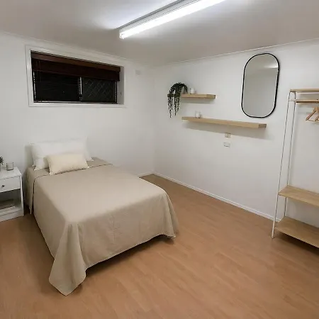 Apartment Privat Ground Floor 3br In Location