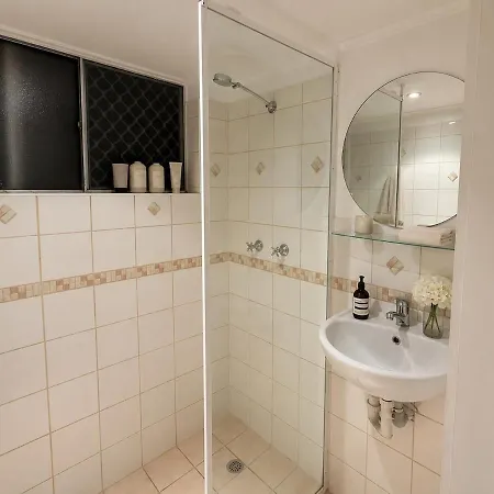 Privat Ground Floor 3br In Location Apartment Brisbane
