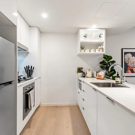 Apartment Million Dollar Views & Location! Walk To Cbd! Brisbane