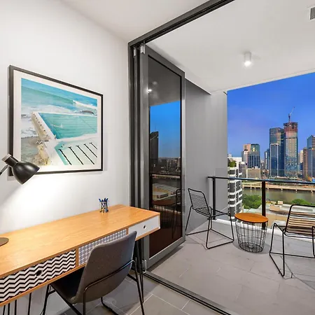 Million Dollar Views & Location! Walk To Cbd! Brisbane