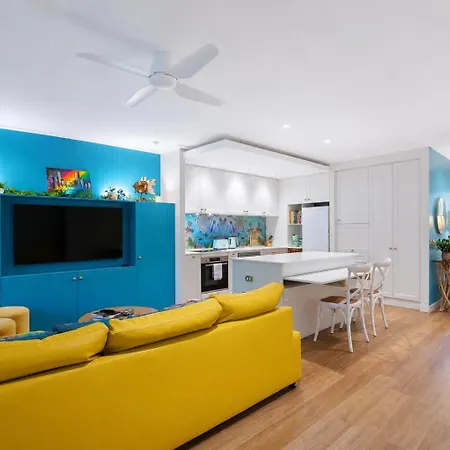 The Fishbowl - 1bed-1bath-1car-pool * Brisbane