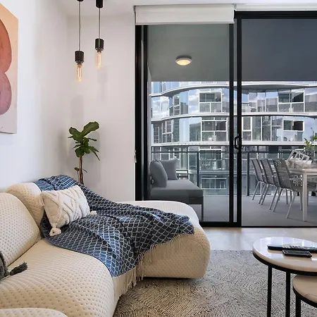 Apartment Riverstone Perch - Urban Comfort Near River *