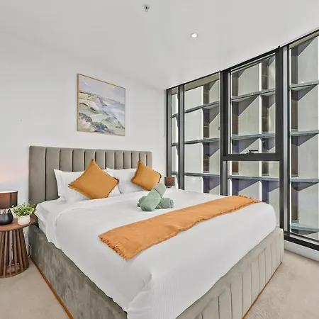 Lvl 22 - Sleep 8 - Pool Cinema & Parking Apartment