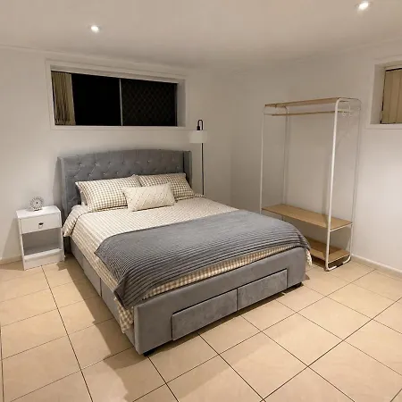 Apartment Privat Ground Floor 3br In Location Brisbane