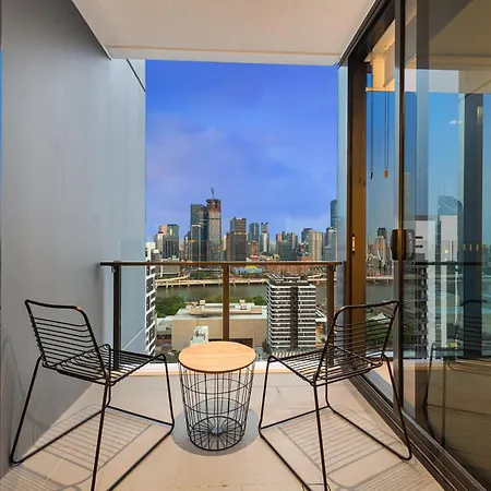 Apartment Million Dollar Views & Location! Walk To Cbd! Brisbane