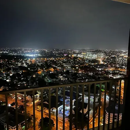 Rooftop Infinite Pool Cozy Upper Level Unit Cbd Apartment Brisbane