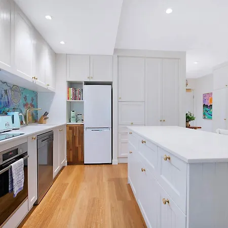 The Fishbowl - 1bed-1bath-1car-pool * Brisbane