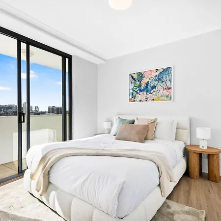 Wake To The River 3 Bedroom Riverside With Pool Gym And Parking *