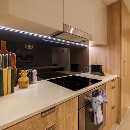 Lux 33th Floor 2br 2bath, Infinity Pool, Gym, Wifi Apartment *