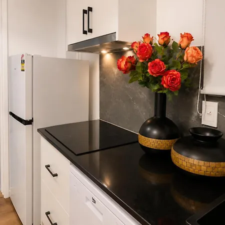 Apartment Modern Holland Park Unit With Easy Access Brisbane