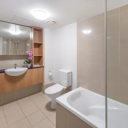 Oversized 2 Bed With Terrace And Free Parking - Stroll To Hsw Apartment *