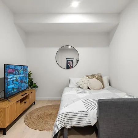 Million Dollar Views & Location! Walk To Cbd! * Brisbane