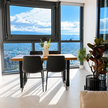 63 Floors Up & A Million-dollar View W/ Carpark - Apartment *