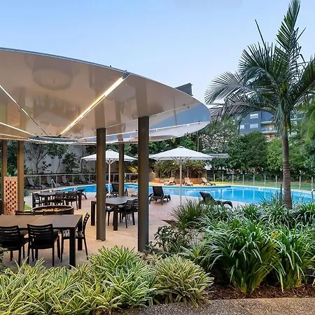 Spacious And Stylish 3br In West End Brisbane