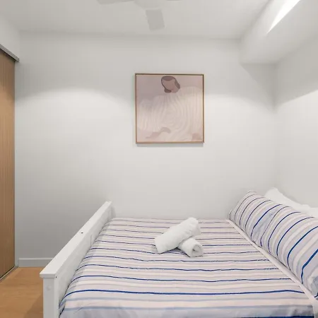 Apartment Luxe Qw Prestige Skyline Collection By Private Host *