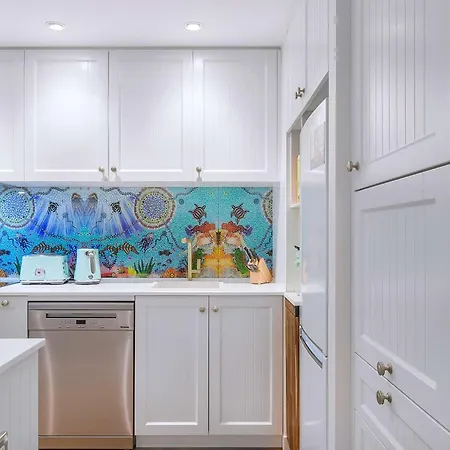 The Fishbowl - 1bed-1bath-1car-pool * Brisbane