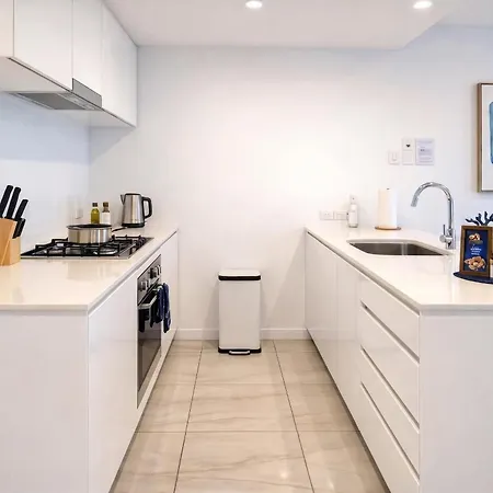 2br Night Life -pool-parking-rooftop Apartment