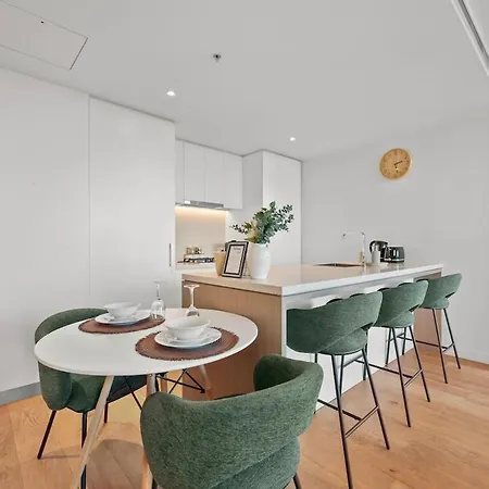 Lvl 22 - Sleep 8 - Pool Cinema & Parking Apartment Brisbane