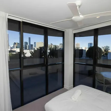 Modern 2bdr Milton Near Suncorp Stadium