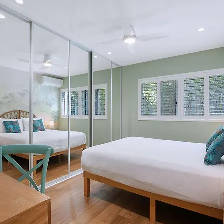The Fishbowl - 1bed-1bath-1car-pool Apartment *