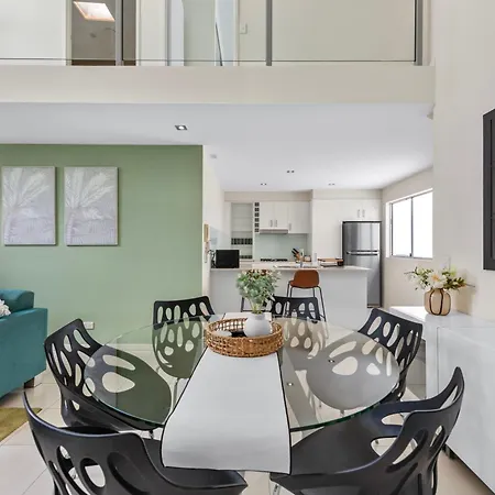Apartment Two-level 3br With Rooftop Balcony & 2 Car Parks