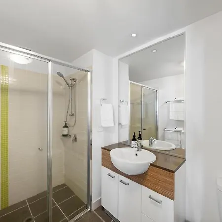 Cbd Resort-style Pool, Gym, Parking Walk To Waterfront Apartment Brisbane