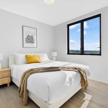 Wake To The River 3 Bedroom Riverside With Pool Gym And Parking Apartment