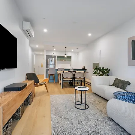 Riverstone Perch - Urban Comfort Near River Apartment *