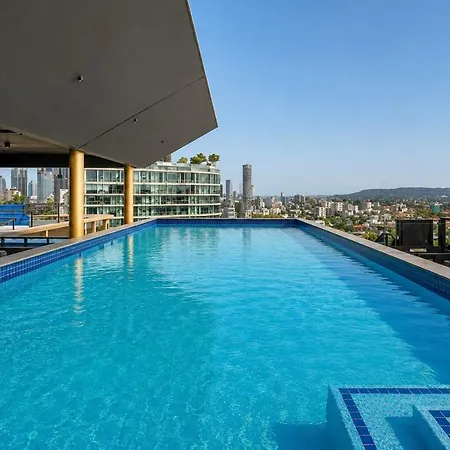 2br Sky - Pool - Gym - Sleeps 6 - Baby *